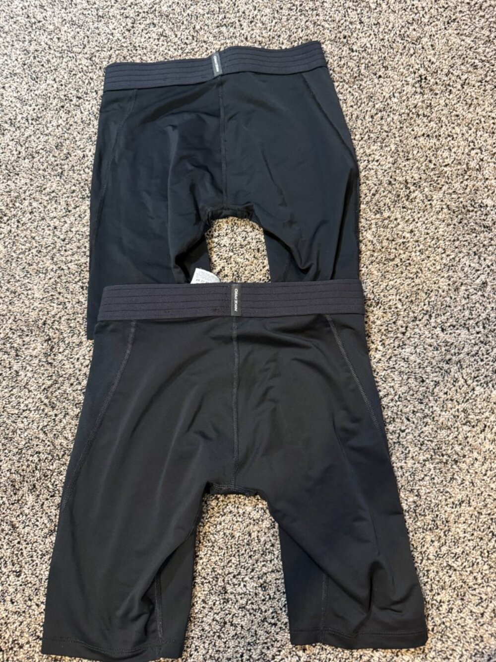 Nike Pros - Picture 2 of 3